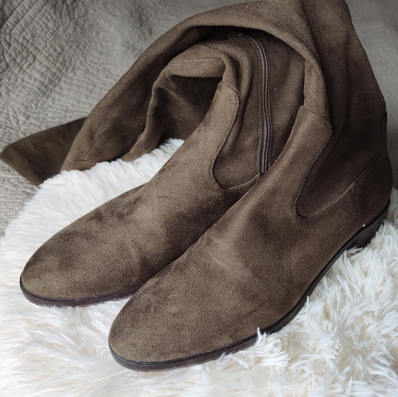 Ivanka Trump Lnde OTK Boot - Green, Size 9.5 - Picture 7 of 9